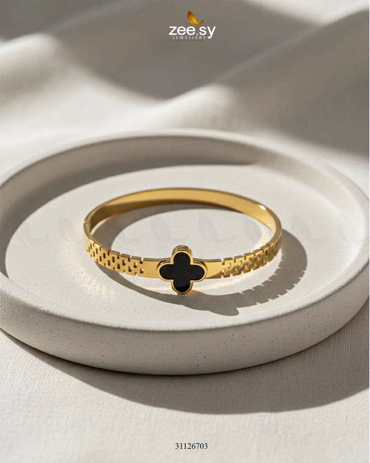 Zeesy Clover Leaf Motif Bracelet - Image 3