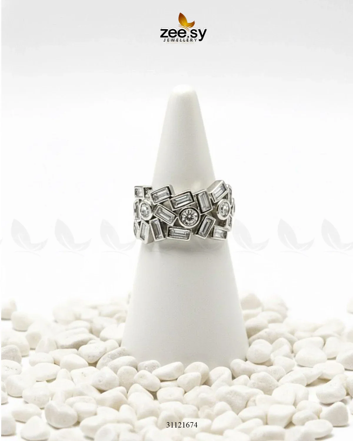 Zeesy Dazzling Cut Cluster Ring - Image 5