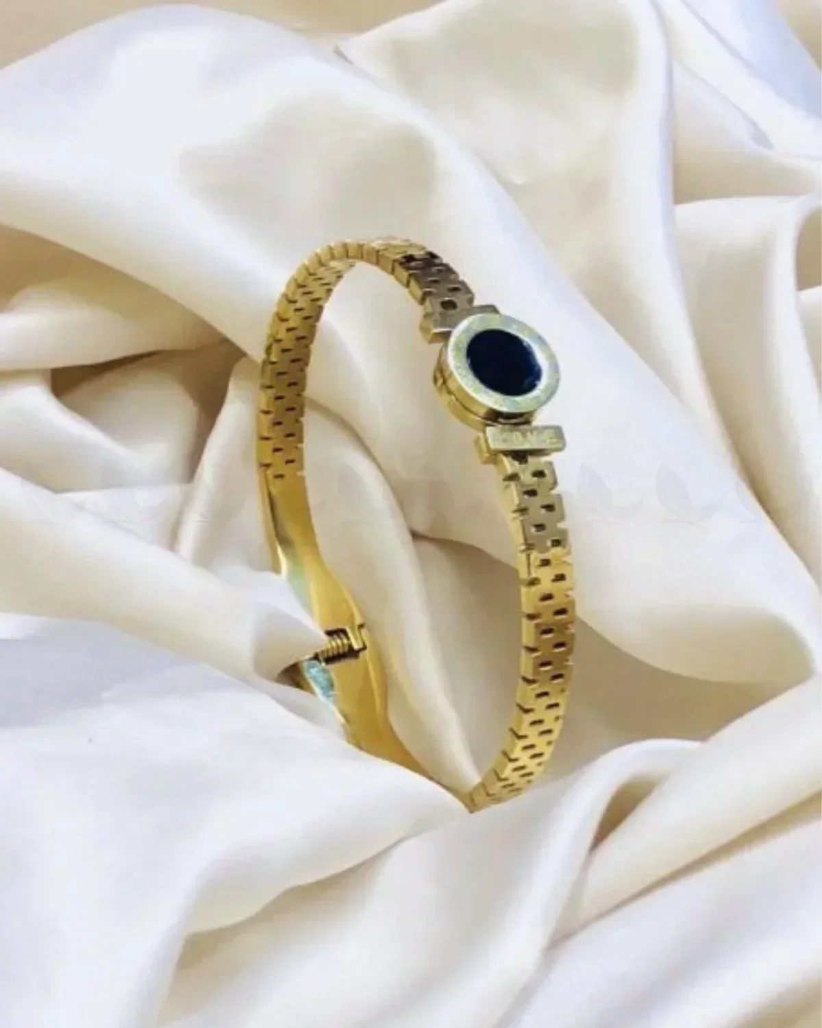 Zeesy Kairo Fine Cut-Out Bracelet - Image 2