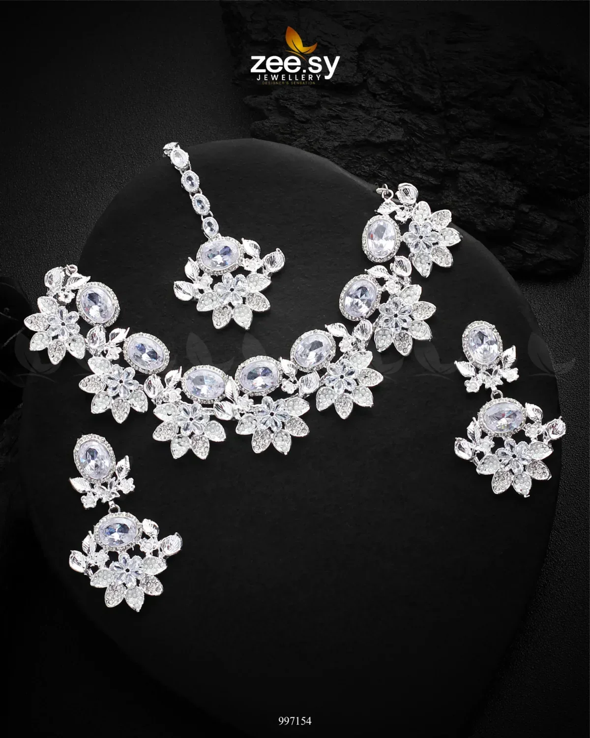 Zeesy Lycoris Necklace Set - Image 5