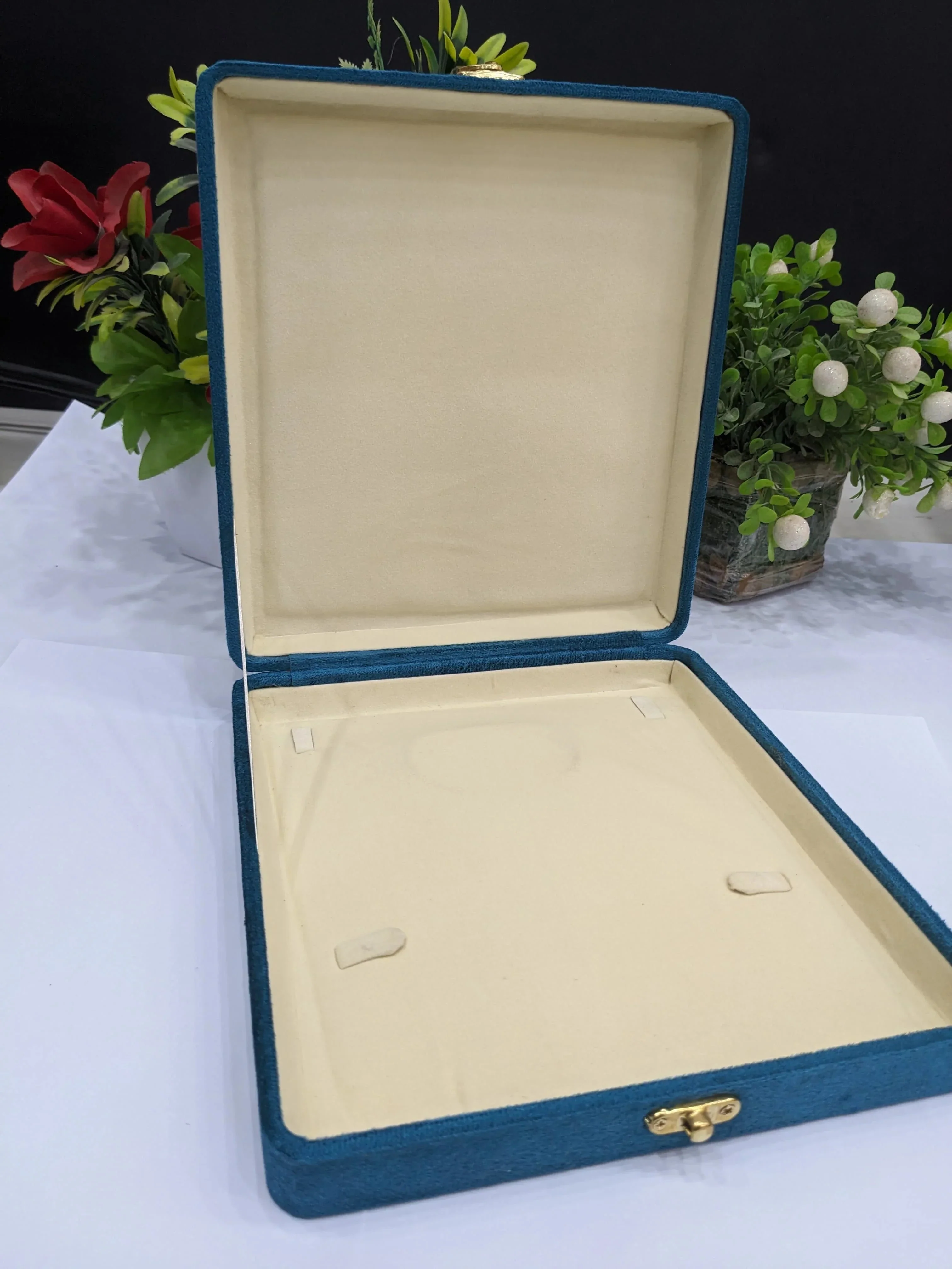 Zeesy Premium Velvet Box - Image 15