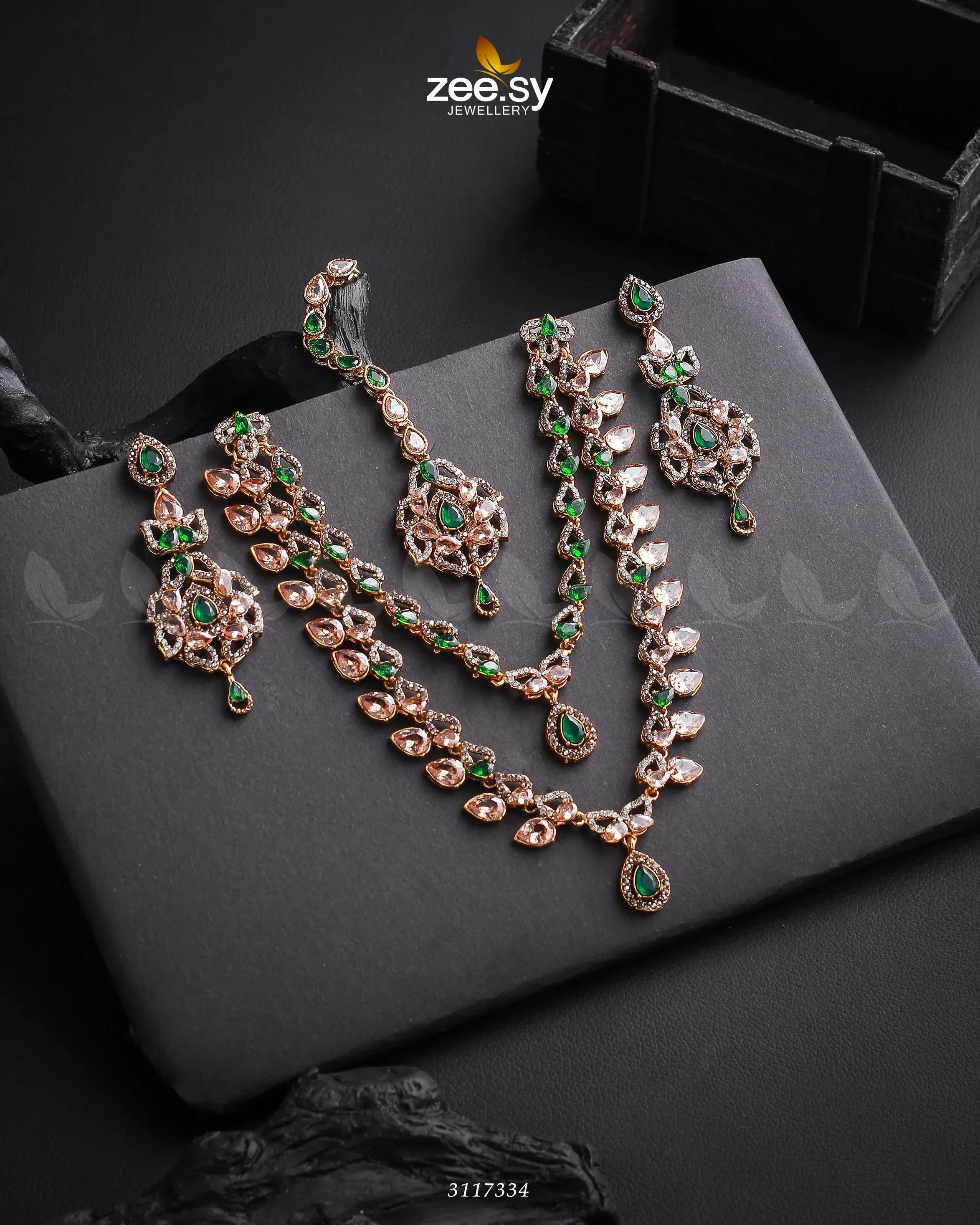 Zeesy Urwa Hocane Necklace Set - Image 6