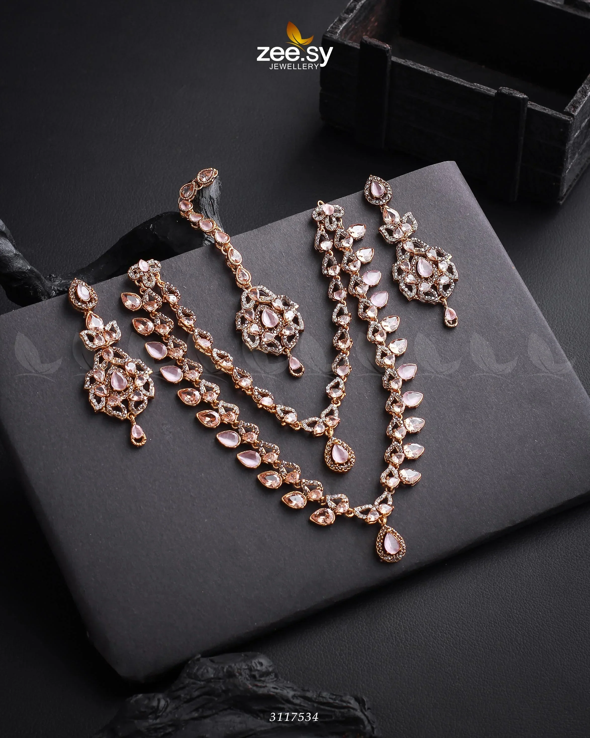 Zeesy Urwa Hocane Necklace Set - Image 8
