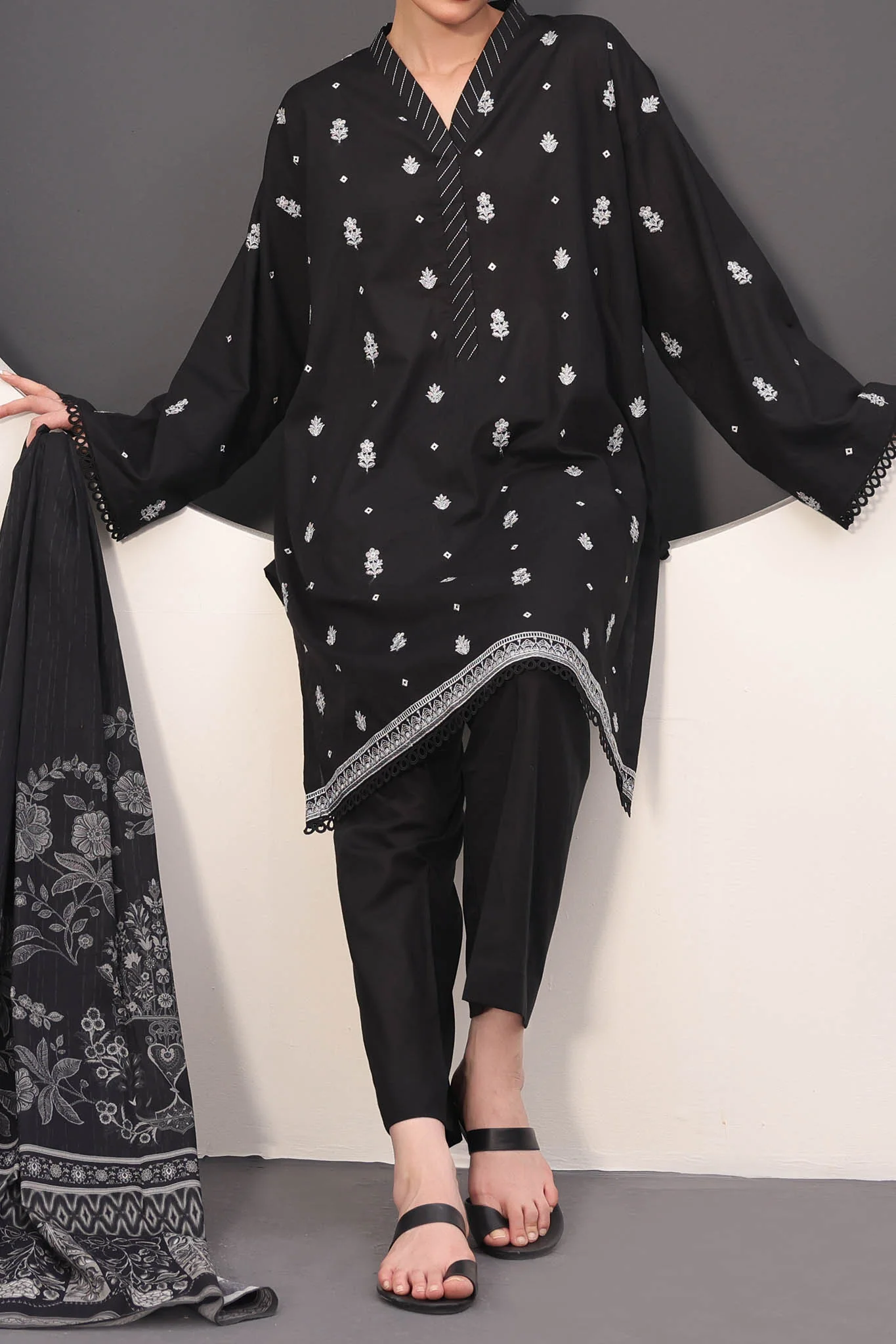 Zellbury Unstitched 2 Piece Lawn Drop-01 Vol-04 Suit-WU-500 - Image 3