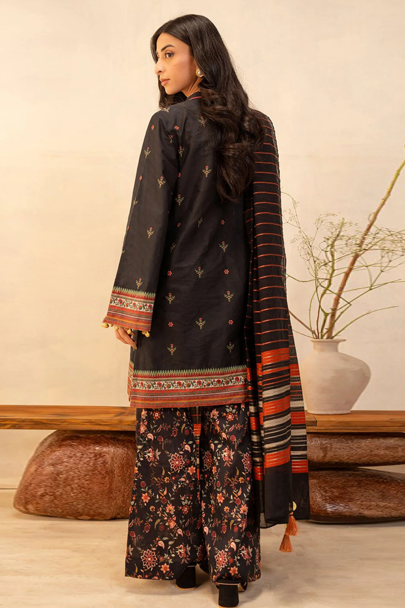 Zellbury Unstitched 3 Piece Lawn Vol-04 Suit-WUS-0055 - Image 3
