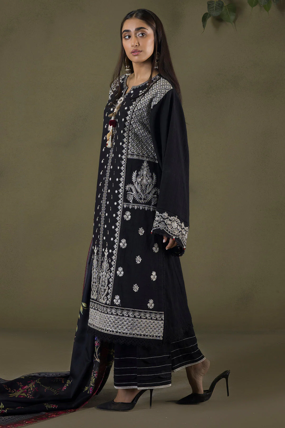Zellbury Unstitched 3 Piece Winter Shawl Suit-WUW-30238 - Image 4